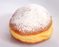 Krapfen mit Marillenmarmelade